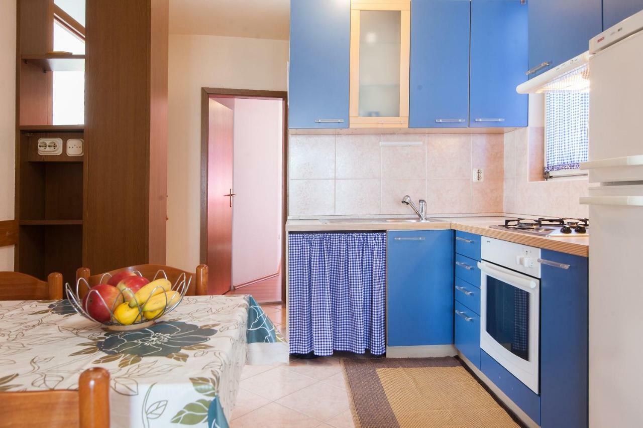 Apartmani Ivica Krzanic Подгора Екстер'єр фото